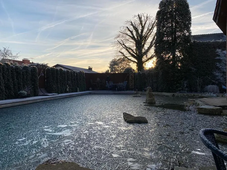 Schwimmteich im Winter - Thomas Echterhoff Garten- und Landschaftsbau